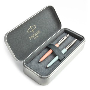 Parker Jotter Originals Powder Pink ja Pastel Blue Pastapliiatsi kinkekomplekt metallkorpusega Parker Jotter Originals Powder Pink ja Pastel Blue Pastapliiatsi kinkekomplekt metallkorpusega